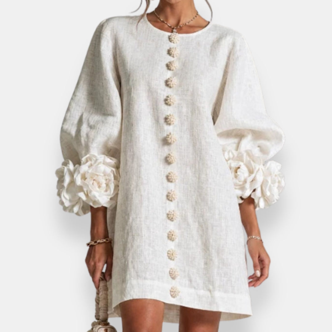 Vestido con flores en relieve