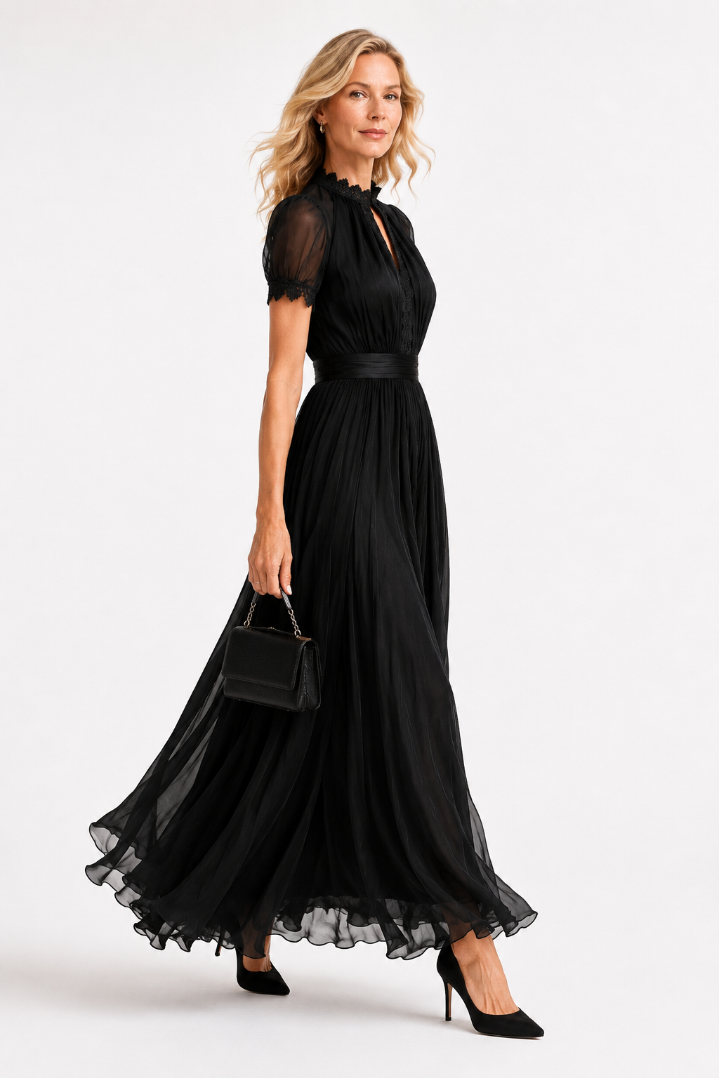 Vestido Largo Negro con Escote Tipo Lágrima y Ribete de Encaje