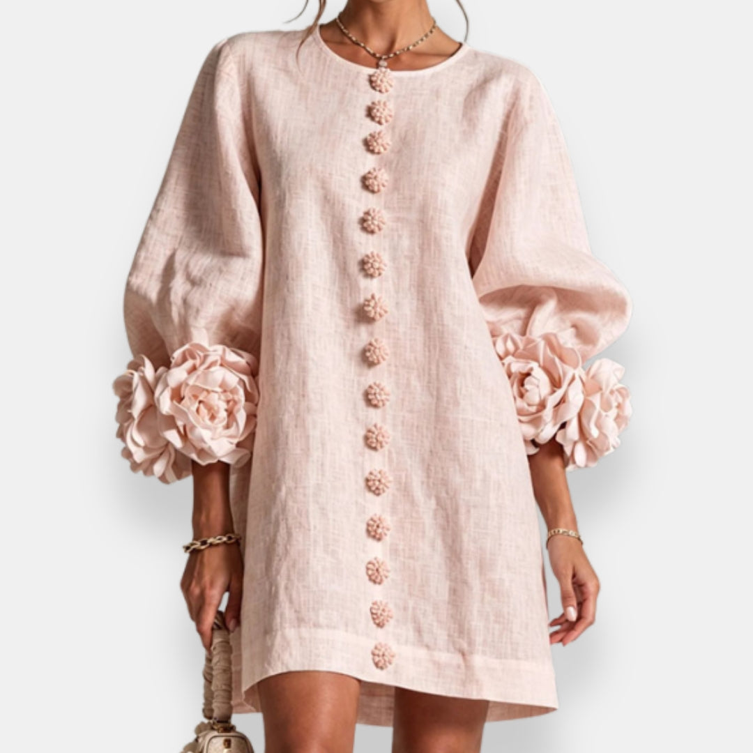 Vestido con flores en relieve