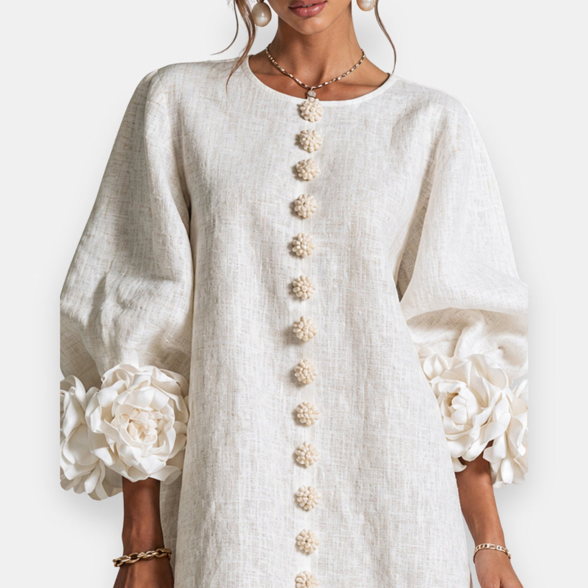 Vestido con flores en relieve
