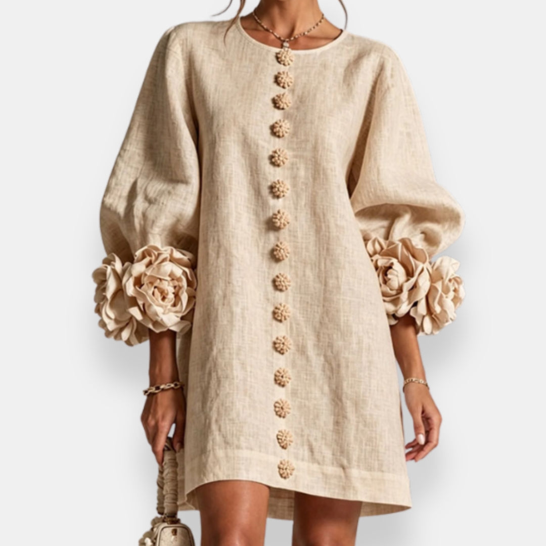 Vestido con flores en relieve