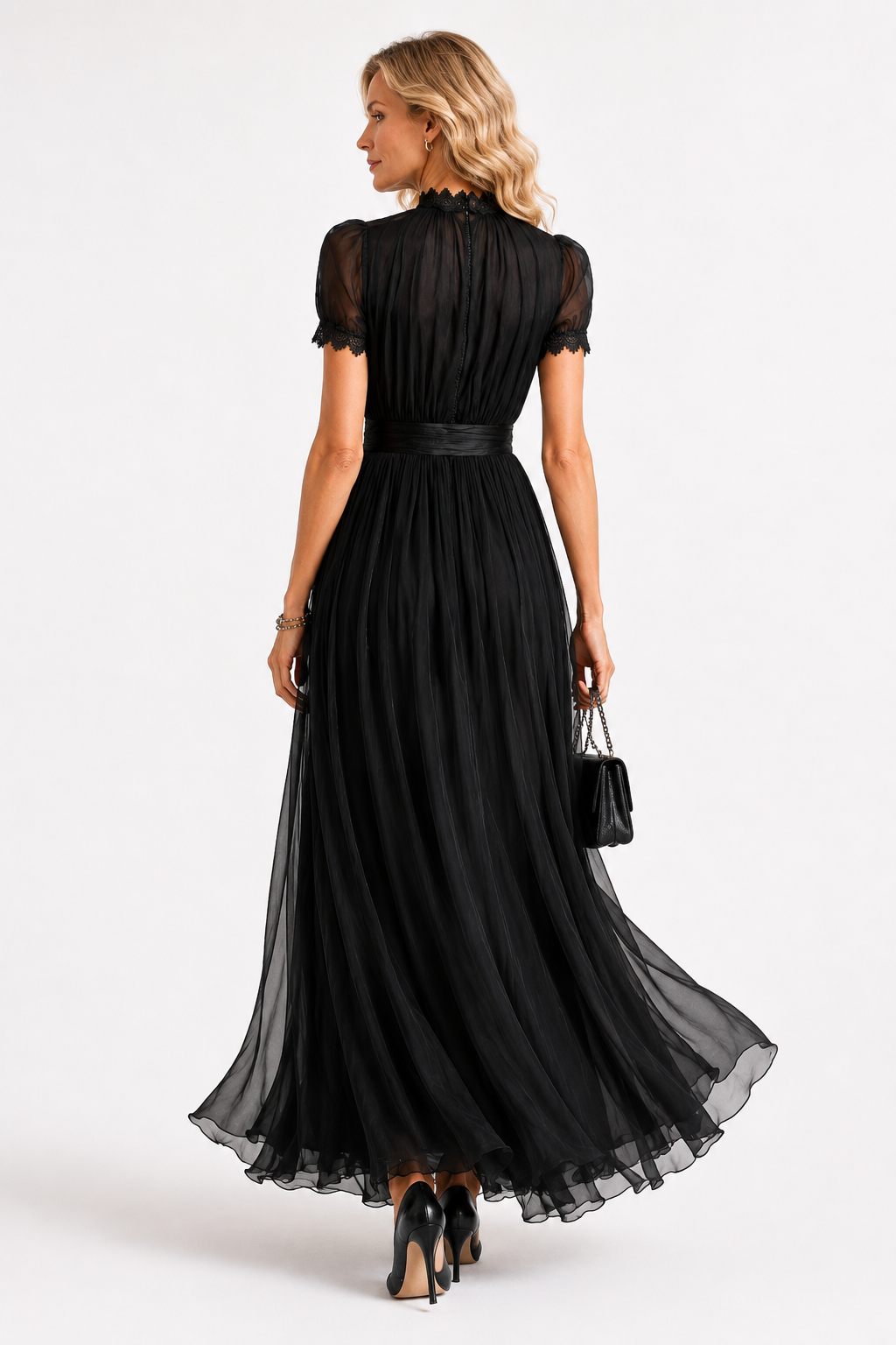 Vestido Largo Negro con Escote Tipo Lágrima y Ribete de Encaje