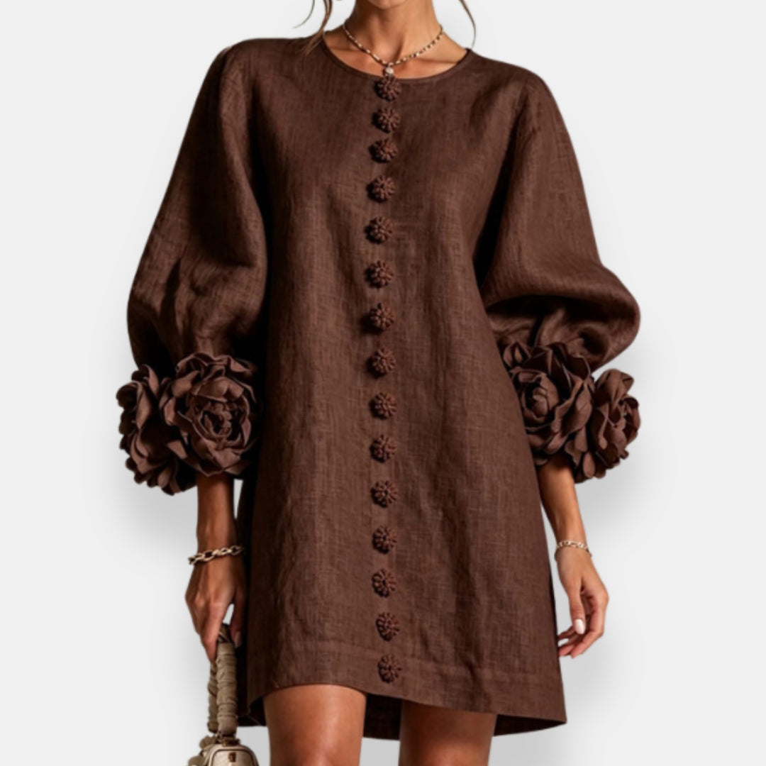 Vestido con flores en relieve