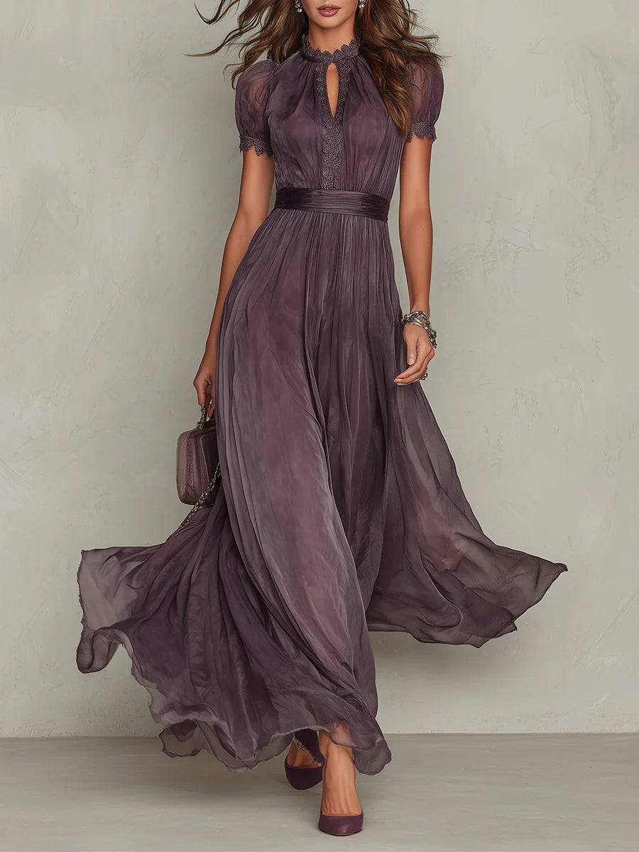 Vestido Largo Violeta con Escote Tipo Lágrima y Ribete de Encaje