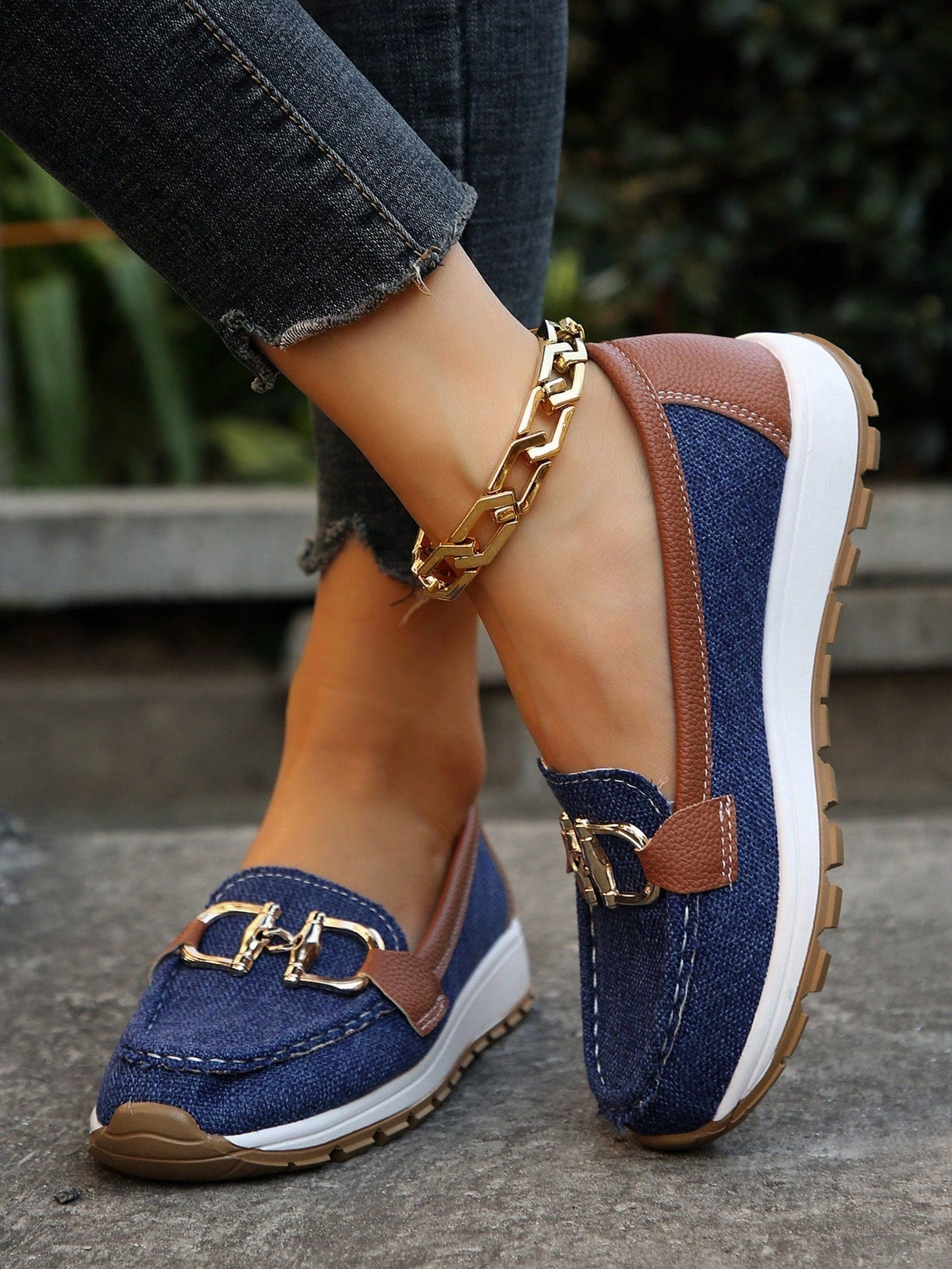 Mocasines con plataforma y hebilla