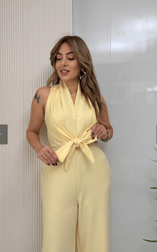 Mono elegante y favorecedor