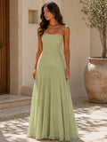 Vestido con hombros al aire