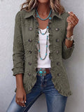 Chaqueta de estilo bohemio-chic bordada con flores verdes retro y ribete fruncido.