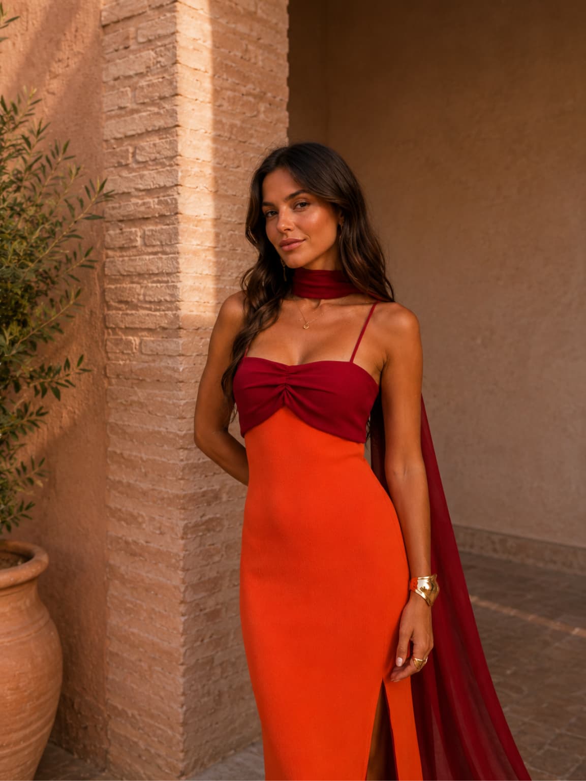 Vestido largo drapeado de dos tonos